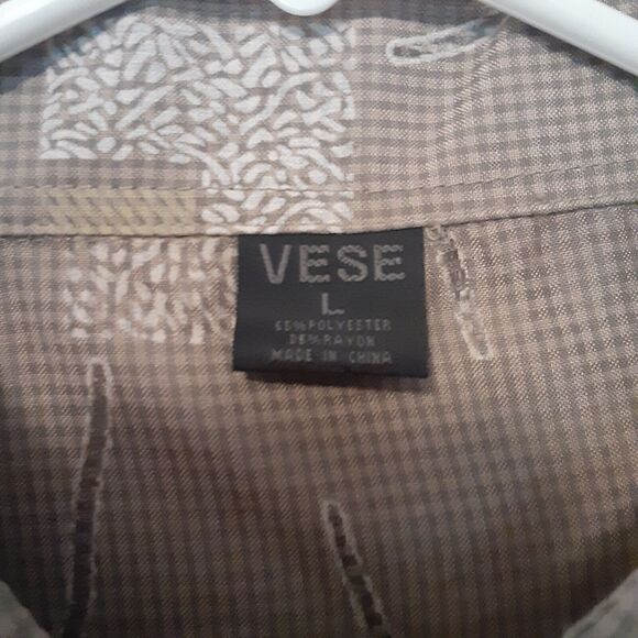 VESE Clothing Co Mens Sz L Beige Breathable Design Button Front Lightweight EUC - Picture 4 of 8